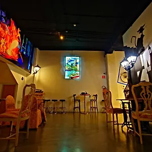 Iron Hostel Bilbao